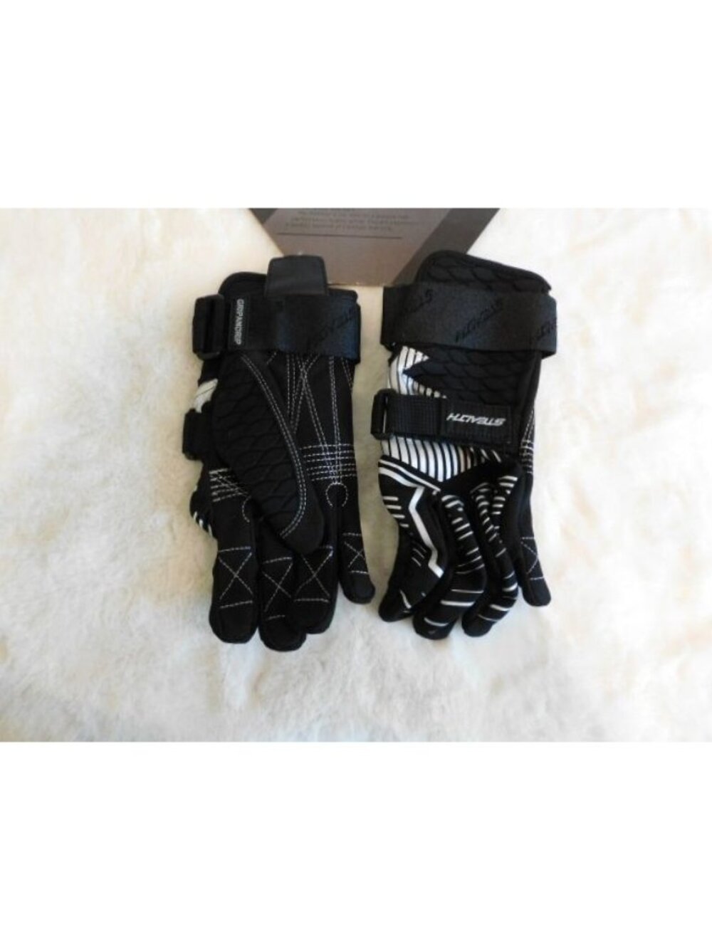 STEALTH Bomber Slalom Waterski Gloves Black & Silver size XXXS XXX-SMALL - Picture 3 of 6